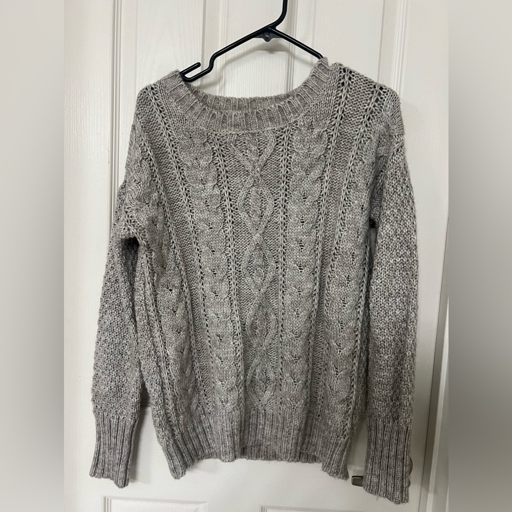 Oatmeal/Gray  Sweater Size Small